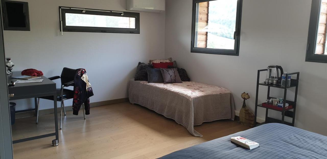 Domaine De La Rue De La Tour Bed and Breakfast Valsonne Εξωτερικό φωτογραφία