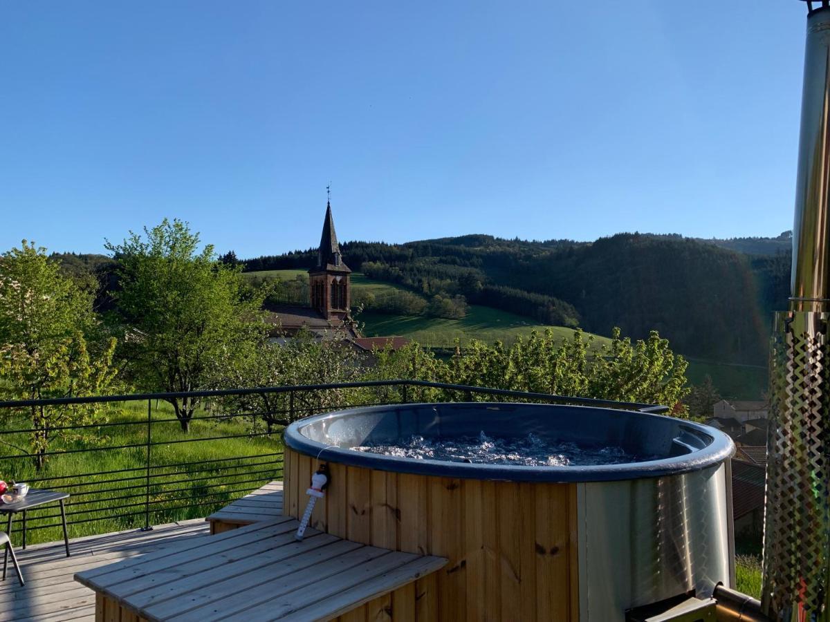 Domaine De La Rue De La Tour Bed and Breakfast Valsonne Εξωτερικό φωτογραφία