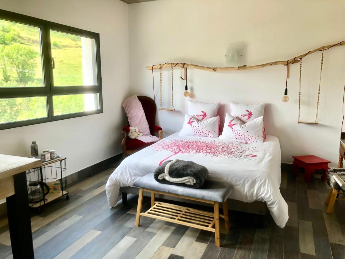 Domaine De La Rue De La Tour Bed and Breakfast Valsonne Εξωτερικό φωτογραφία