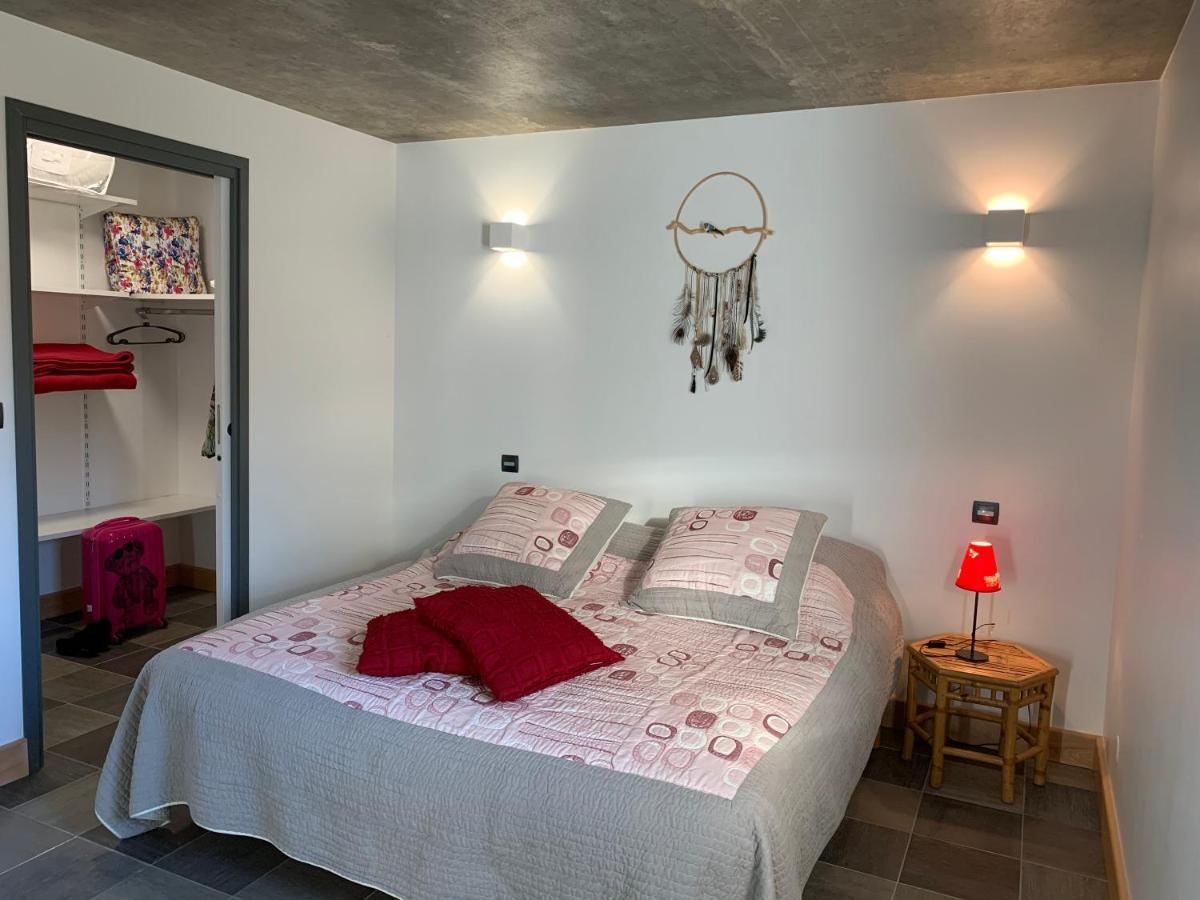 Domaine De La Rue De La Tour Bed and Breakfast Valsonne Εξωτερικό φωτογραφία